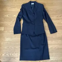 Aylesbury ダークグレー スカートスーツ