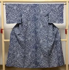 美品［ 小紋/絽 ］ポリエステル 濃青 花柄 蝶 夏着物 夏物 薄物 盛夏 