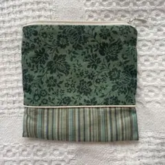 ポーチ　コスメポーチ　小物入れ　ハンドメイド　グリーン　小物ポーチ　ミニポーチ