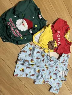 サンタロンパースとプーさんロンパース