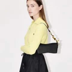 【チャールズアンドキース CHARLES&KEITH】黒 ショルダーバッグ