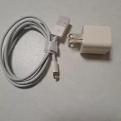 USB to LightningケーブルとApple 純正 ACアダプタ