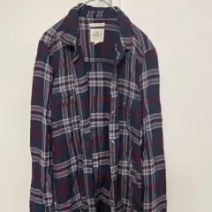 ネルシャツ ネイビーとレッドのチェック柄