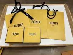 FENDI フェンディ 空箱 ギフトボックス ショッパー 紙袋 リボン セットのサムネイル