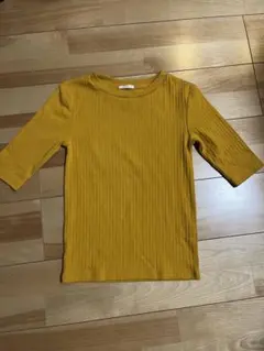 GU マスタード 五分袖 Tシャツ　Sサイズ