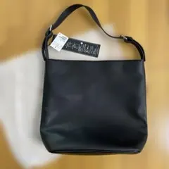 【未使用品】グリーンレーベルリラクシング　レザーワンショルダーバッグ　ブラック
