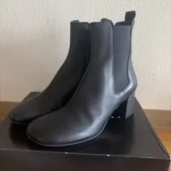 新品未使用　MOHI ショートブーツのサムネイル