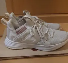 PUMA ホワイト スニーカー【最終値下げ】です！