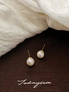 手作り　ホワイトパール スタッドピアス