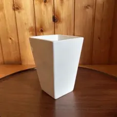 白いスクエア花瓶（陶器製）
