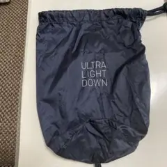 ユニクロ　ULTRA LIGHT DOWN収納袋 濃紺
