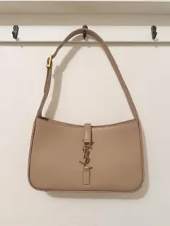 【未使用・超美品】イヴ・サンローラン　LE 5À7ハンドバッグ※入手困難※正規品