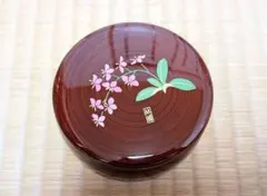 最終値下げ‼️】朱塗 桜蒔絵 菓子器 喰籠 共箱 - メルカリ