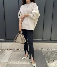 Emma Taylor ダンボールオーバーシルエットクルーネックプルオーバ