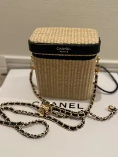 限定】シャネル レ ベージュ パニエ デ エサンシエルバスケットポーチ