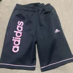 adidas ハーフパンツ 黒・ピンク