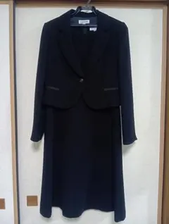 ブラックワンピーススーツ（ジャケット付き）13号