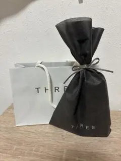 THREE ハンド＆ネイルクリーム 紙袋付きのサムネイル