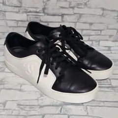 CHANEL シャネル Pre Owned スニーカー ココマーク ロゴのサムネイル