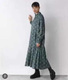 ジーナシス　jeanasis 襟付き　柄カラーフレアワンピース　グリーン