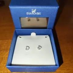 Swarovski クリスタルスタッドピアス