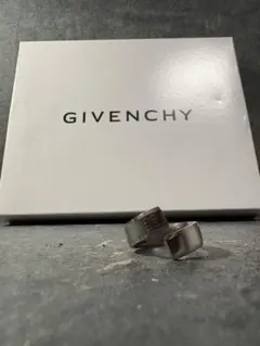 Givenchyリング22号