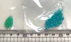 ブルーグリーン系 ドロップ型　ビーズ　と　プレーンビーズのセット