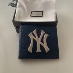 レア！グッチNYヤンキースコラボ二つ折財布！のサムネイル