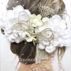純白の花嫁　ウェディング　結婚式　白無垢　振袖　ホワイト　シルバー　和装　髪飾り