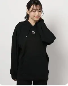 プーマ　オーバーサイズフーディー　スウェット　レディース