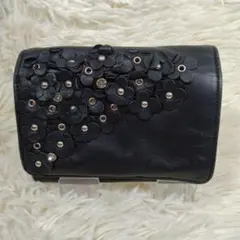 アンテプリマ 折り財布