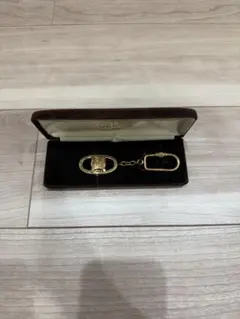 CELINE トリオンフ キーホルダー ゴールドのサムネイル