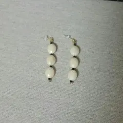 エスニック象牙風ユラユラピアス