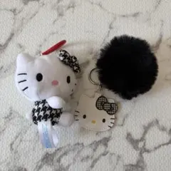 ハローキティ ふわふわファーチャームBOOK&カラビナ付きマスコット 千鳥格子