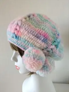 手編み　ふんわり暖かポンポン付きベレー帽／ニット帽　カラフル