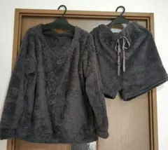 GRL ボアVネックトップス+ショートパンツセットアップ