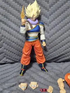 S.H.Figuarts 孫悟空　スーパーサイヤ人　ヤードラット衣装 カスタム