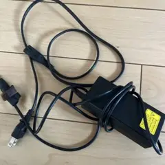 TOSHIBA ACアダプター 充電器　PA3917U-1ACA