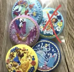 刺繍缶バッジ　ディズニー