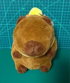 【匿名配送】カピバラぬいぐるみ ひよこ付き 高さ約20cm❶