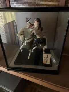 豊玉作 御飾馬 ガラスケース入り 伝統工芸品 品番8号 定価81001円