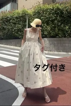 新品タグ付・正規品Bibiy QUEENY DRESS IVORY にこるん着用 新品タグ付・正規品Bibiy QUEENY DRESS IVORY にこるん着用 - メルカリ