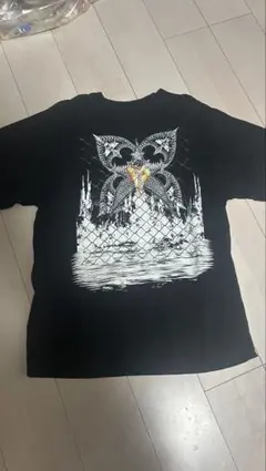 グラフィックデザイン ブラックTシャツ
