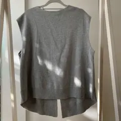 グレー スリーブレス ニットベスト