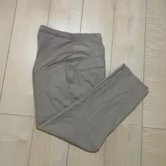 UNIQLOマタニティスマートアンクルパンツ（XS）