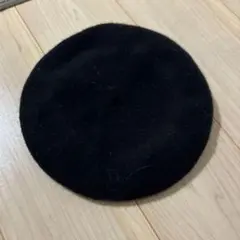 黒いベレー帽