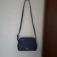 1200円値下げしました！ネイビー ショルダーバッグ 合成皮革