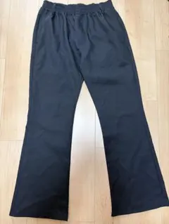 ブラック フレアパンツ スラックスのサムネイル