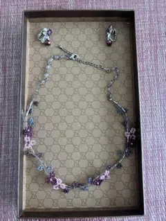 ネックレスとイヤリングのセット