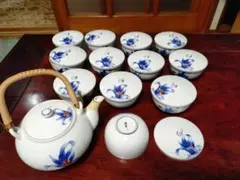 青い花柄の急須と茶碗12セット
